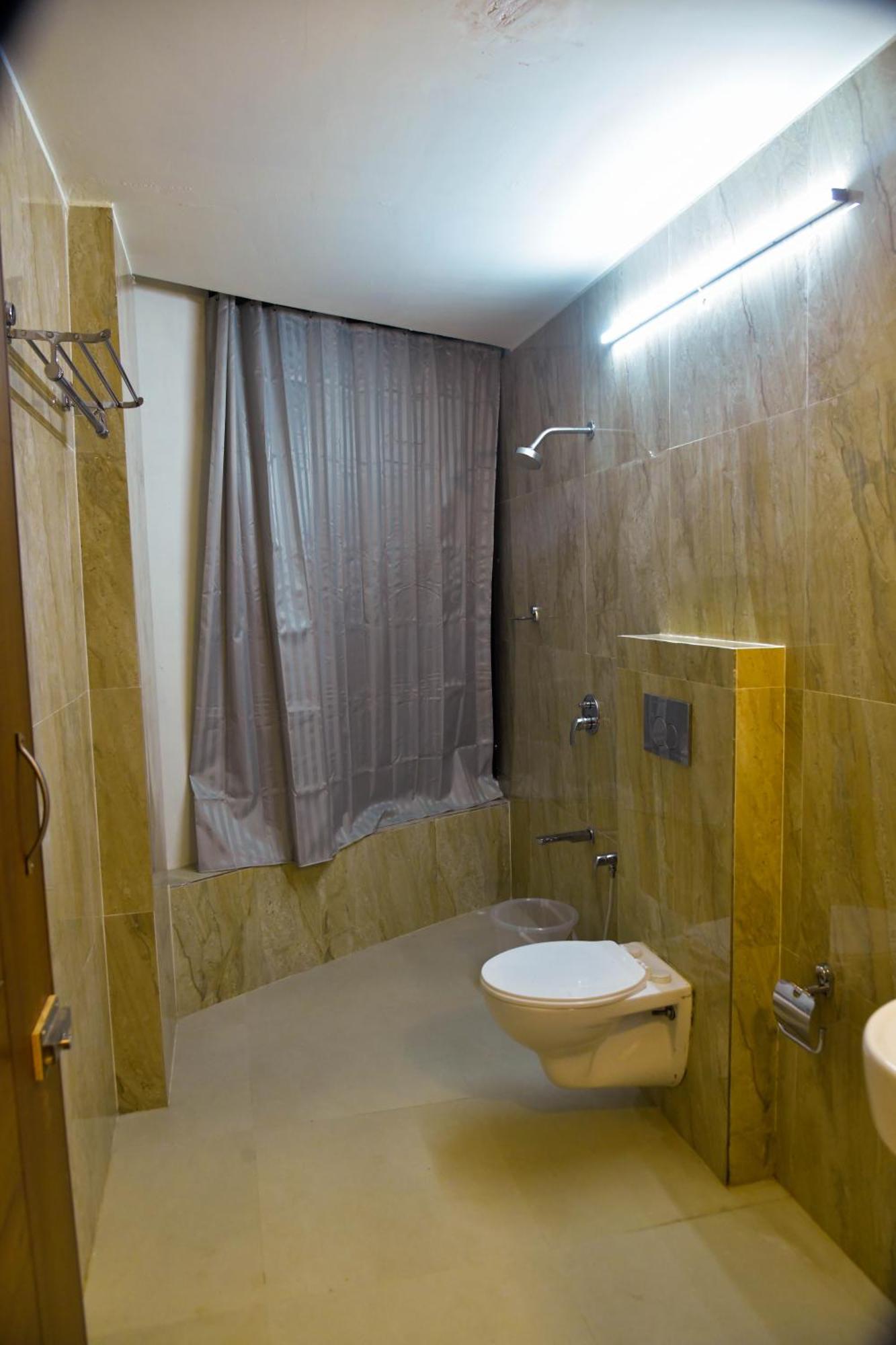 Hotel Ashooka Inn Gandhinagar Eksteriør bilde