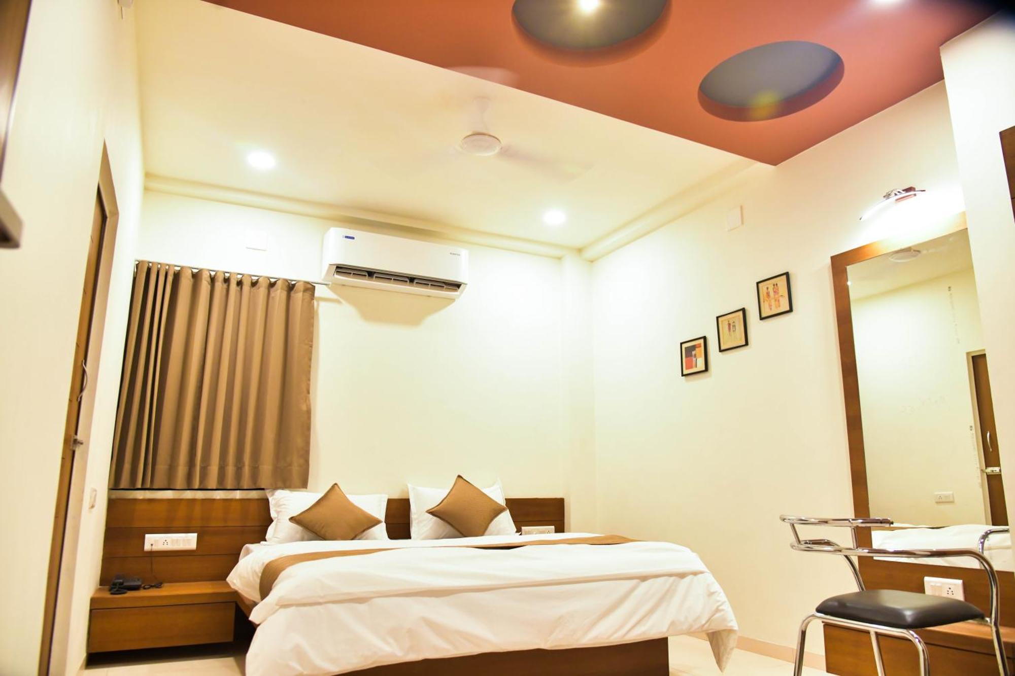 Hotel Ashooka Inn Gandhinagar Eksteriør bilde