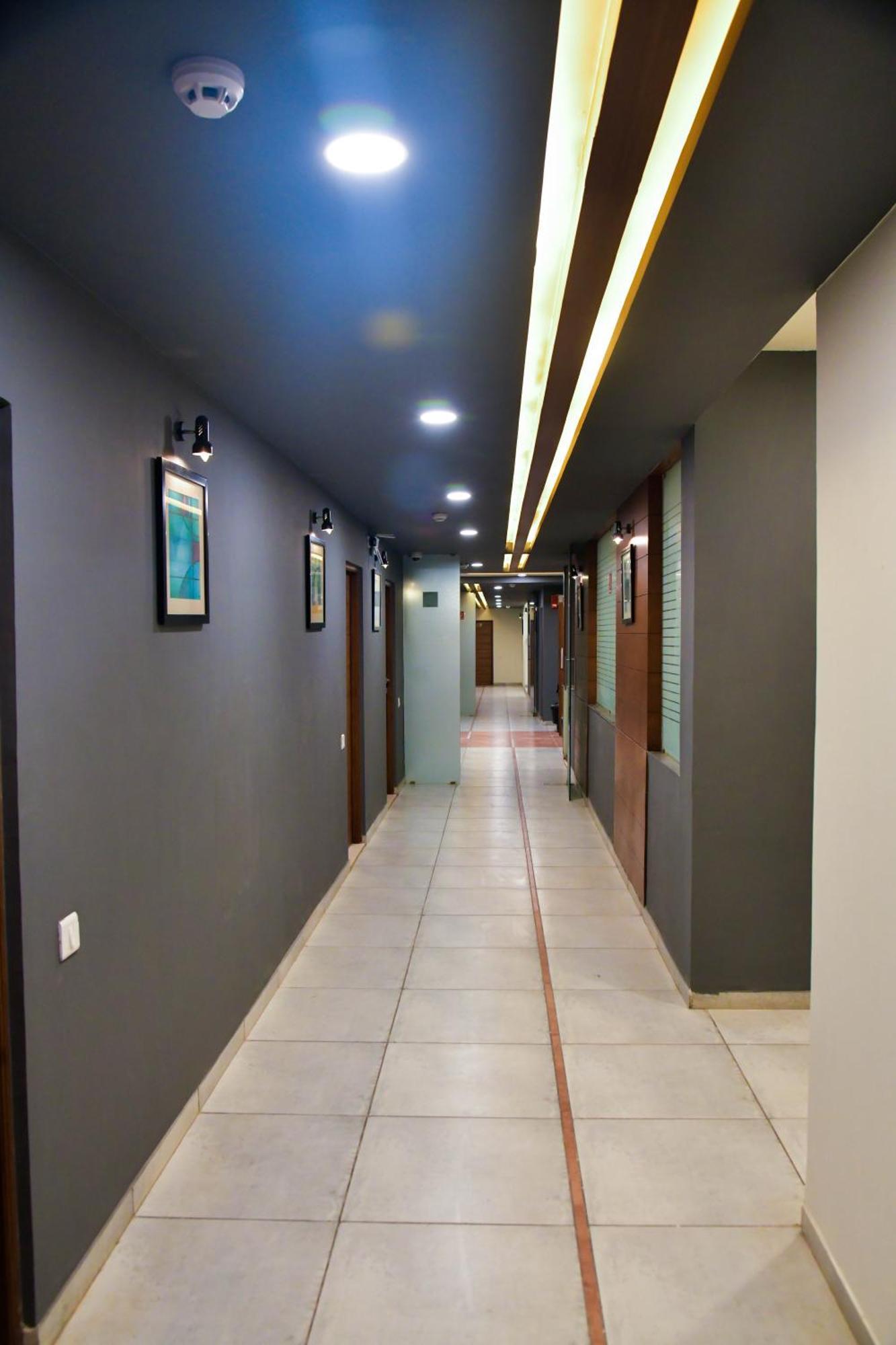 Hotel Ashooka Inn Gandhinagar Eksteriør bilde