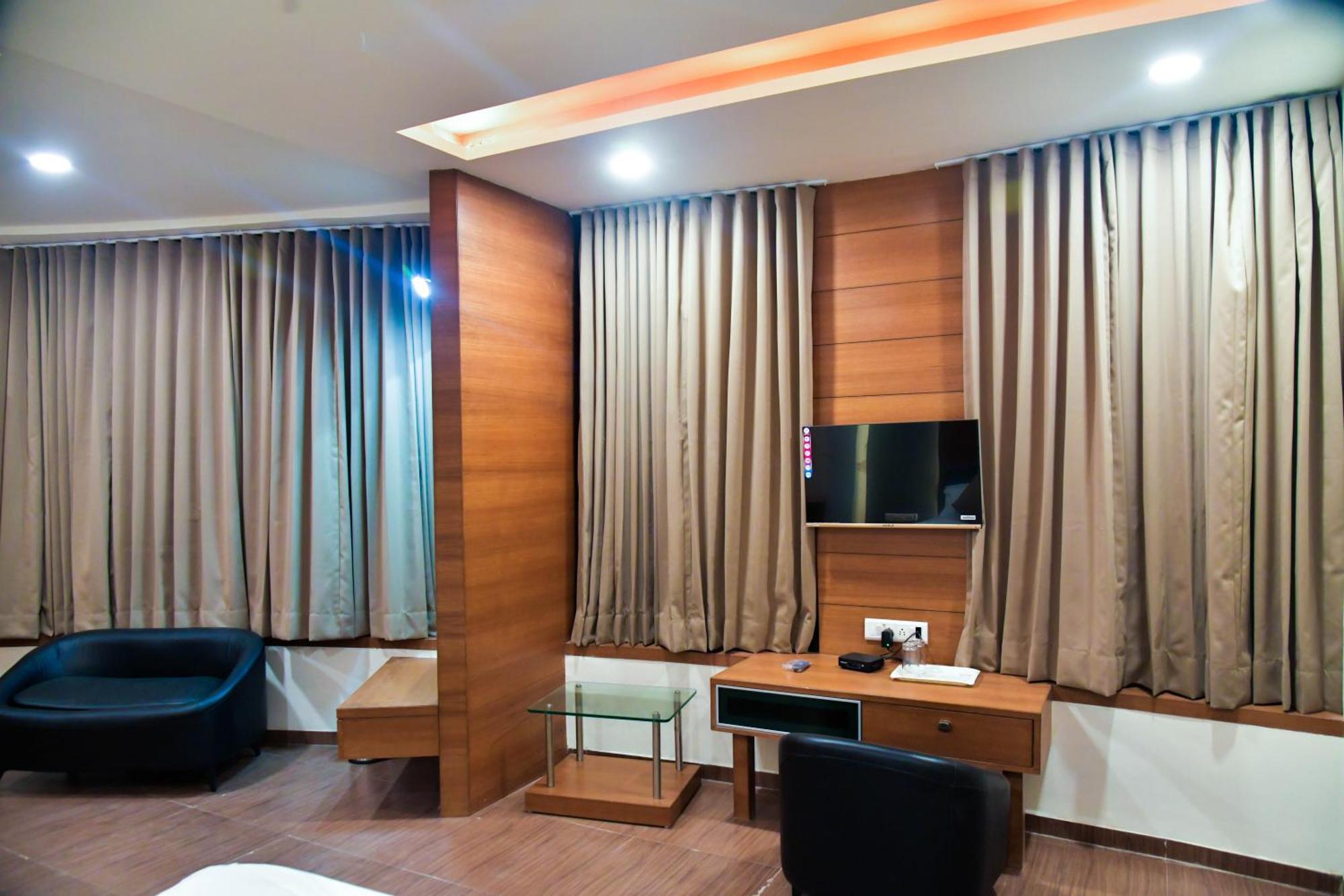 Hotel Ashooka Inn Gandhinagar Eksteriør bilde
