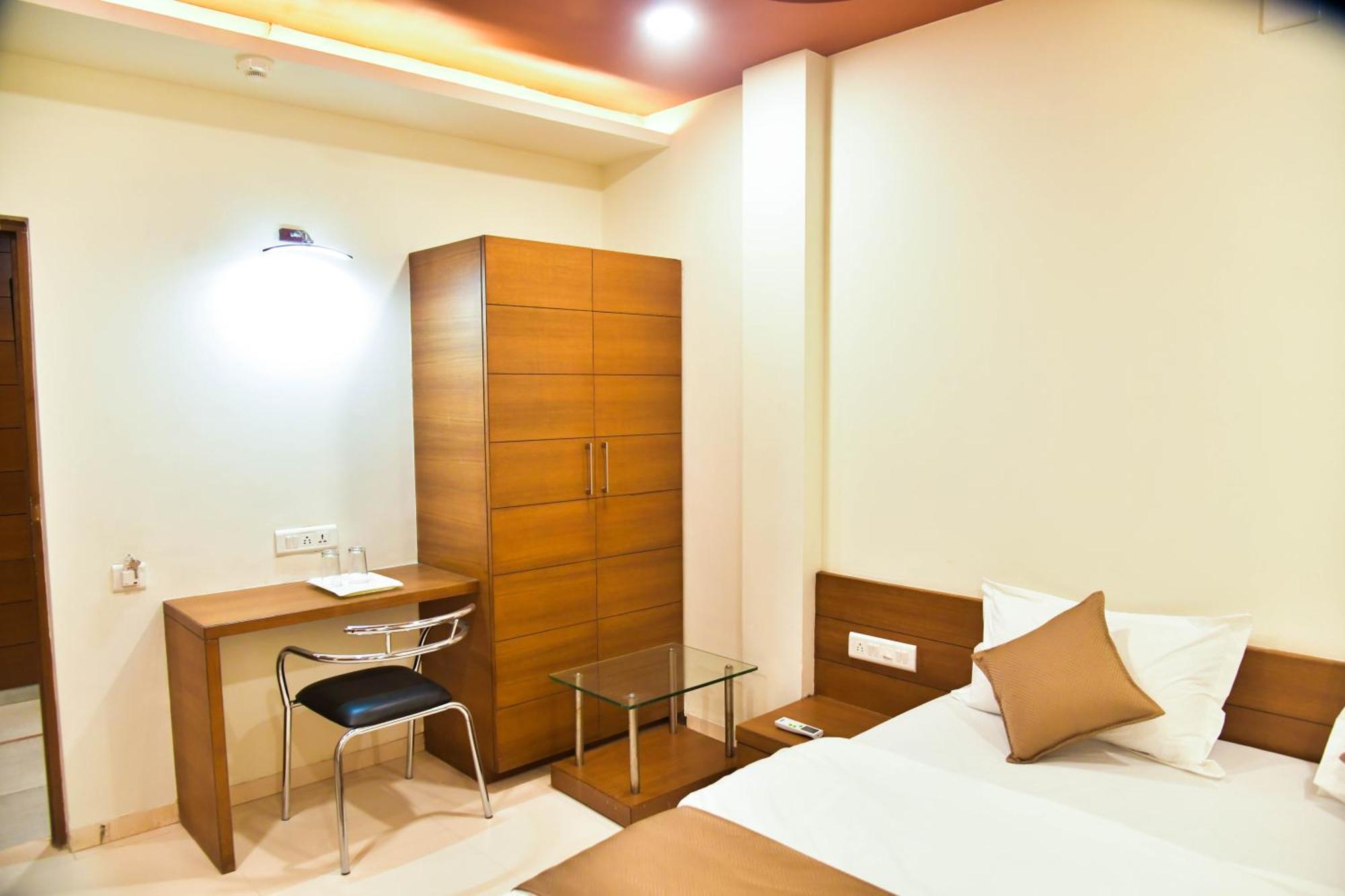 Hotel Ashooka Inn Gandhinagar Eksteriør bilde