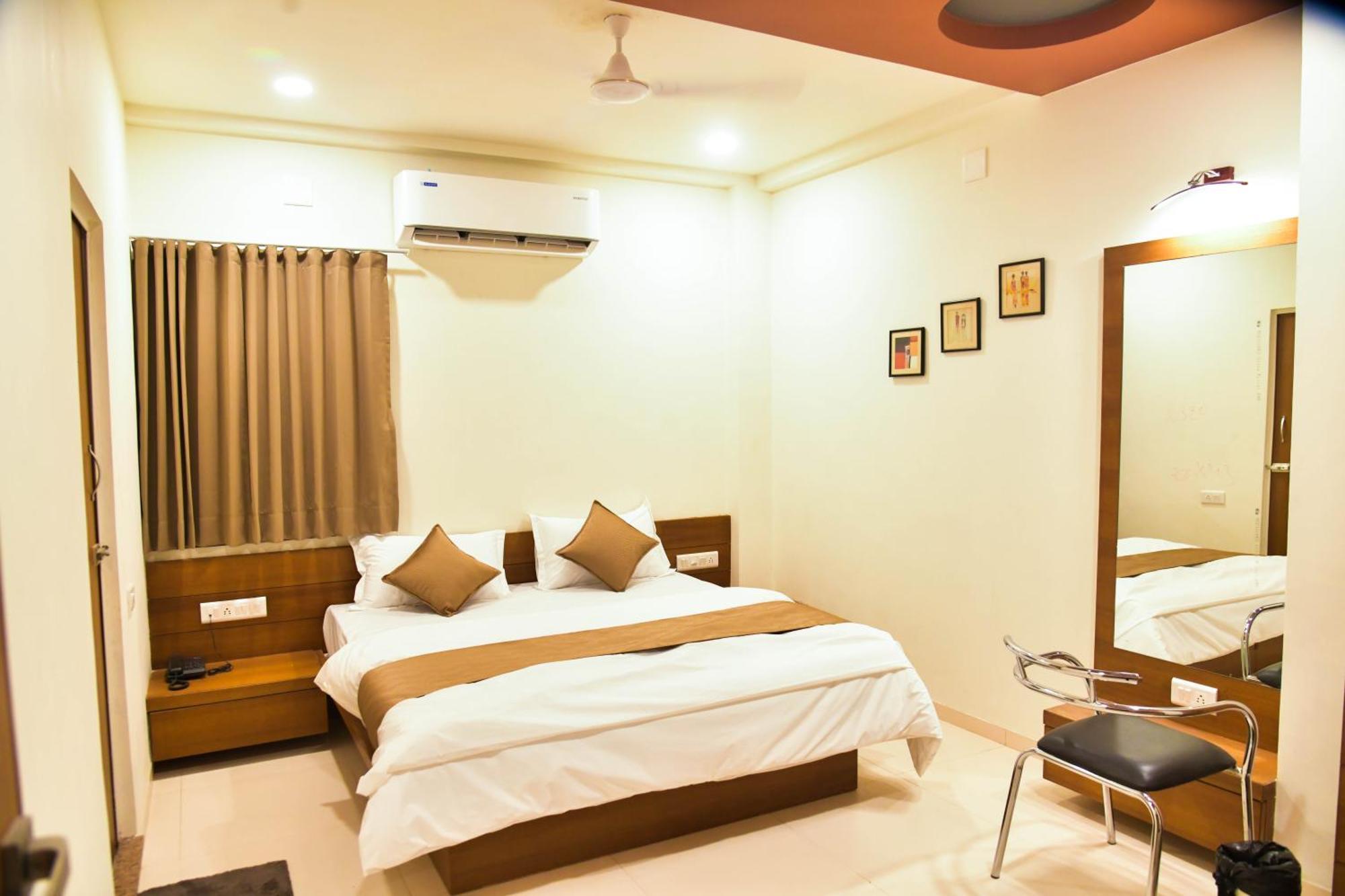 Hotel Ashooka Inn Gandhinagar Eksteriør bilde